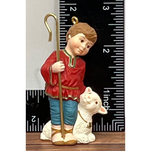 1992 HALLMARK KEEPSAKE ORNAMENT LOVING SHEPHERD QX515-1 LAMB - Picture 5 of 8